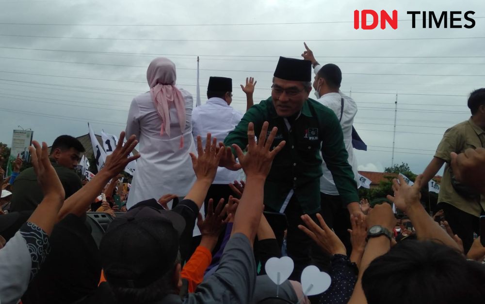 Kampanye di Bantul Anies Ingatkan Indonesia Jangan Dikuasai 1 Keluarga