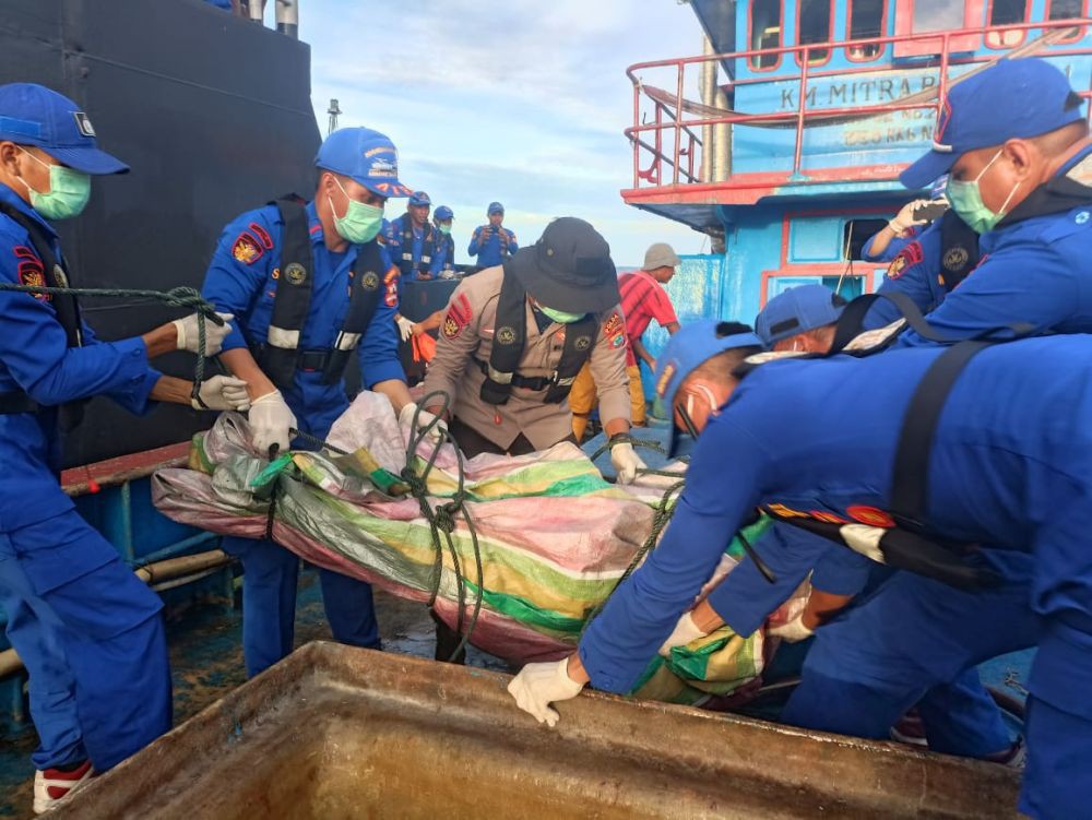 Basarnas Manado Teruskan Pencarian Penumpang Kapala LCT Bora V