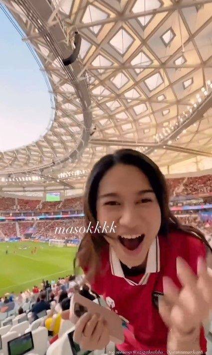 7 Potret WAGs Timnas Indonesia Nonton Pasangan Di Piala Asia