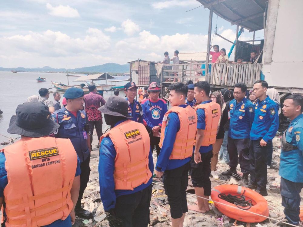 Asyik Berenang, Bocah 6 Tahun Tenggelam di Pantai Bandar Lampung