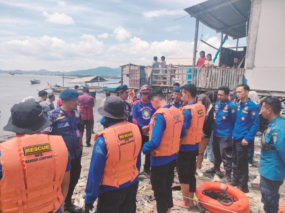 Asyik Berenang, Bocah 6 Tahun Tenggelam di Pantai Bandar Lampung