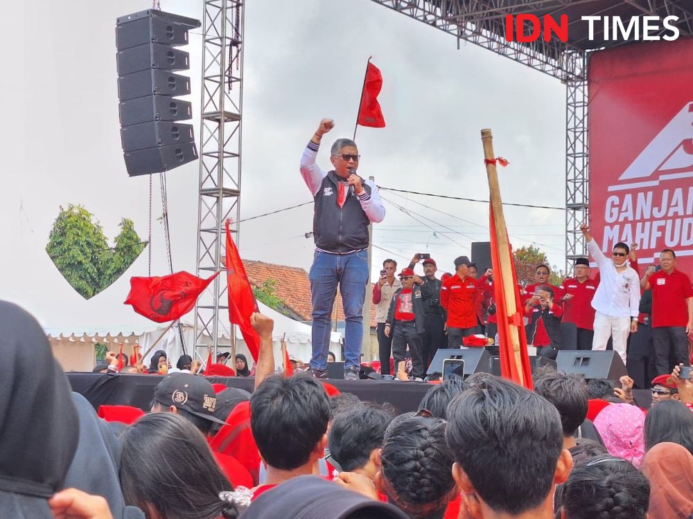 Saat Once Mekel Meriahkan Kampanye Akbar Ganjar-Mahfud di Lampung