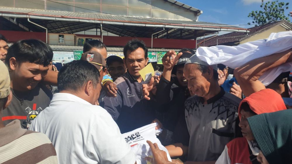 Kampanye, Relawan Iwan Bule Bulusukan ke Pasar Kepuh Kuningan