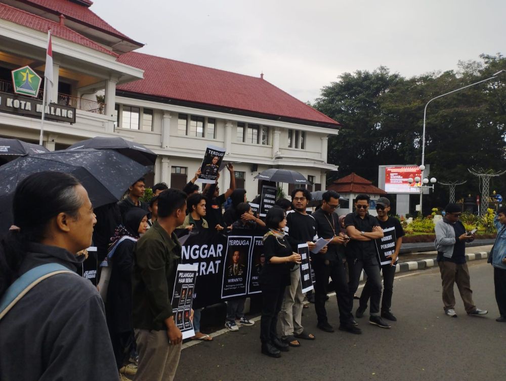 Kedatangan Prabowo Subianto Disambut Protes Koalisi Masyarakat Sipil