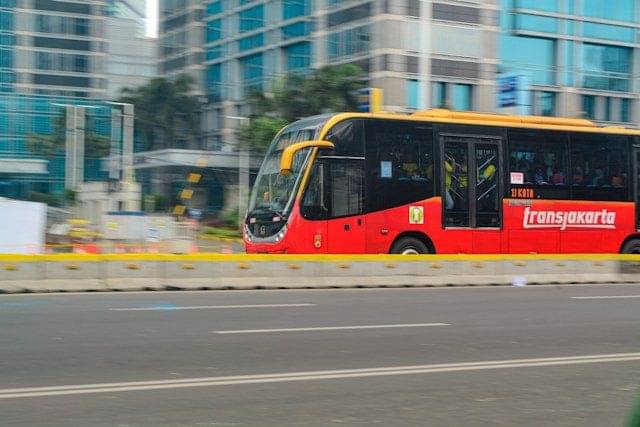 Cara Mudah Ke JIExpo Kemayoran Naik KRL Dan Transjakarta