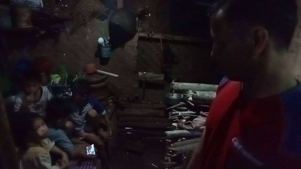 Tinggal di Kandang Domba, Kisah Pilu Keluarga Sukiman di Bandung Barat