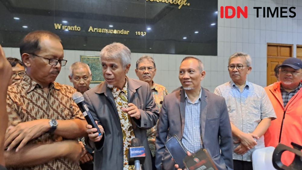 Guru Besar dan Dosen ITB Ingatkan Jokowi Kembali ke Jalur Demokrasi