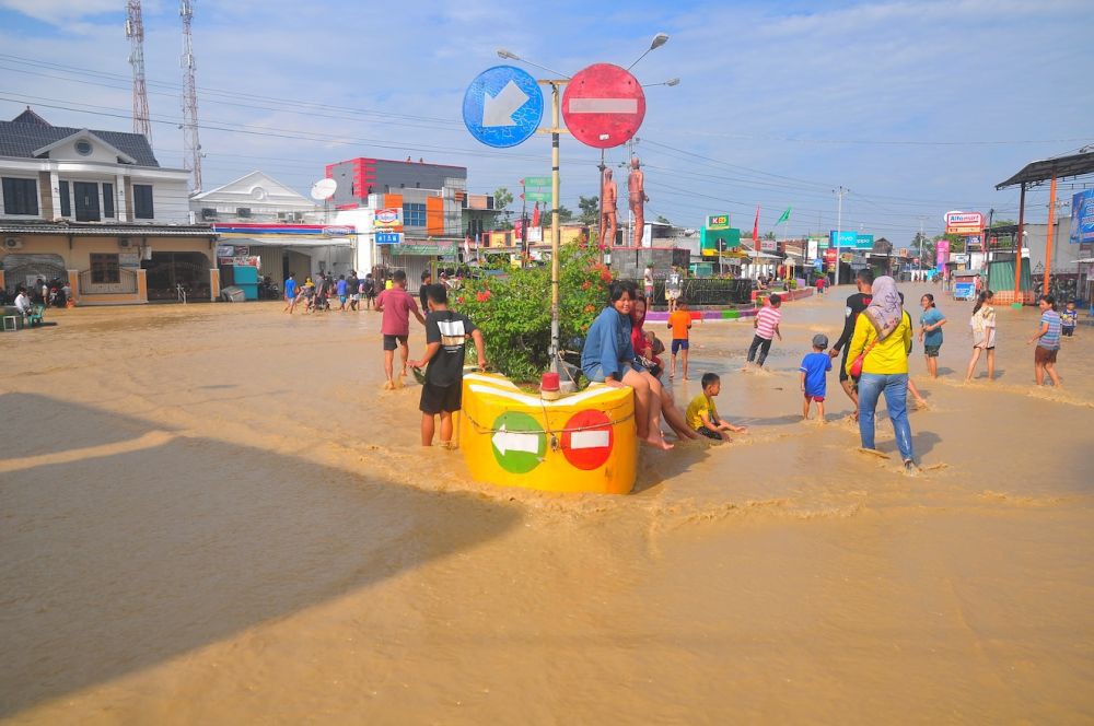 7 Potret Banjir Grobogan, Akses Jalan Putus hingga Tanggul Jebol