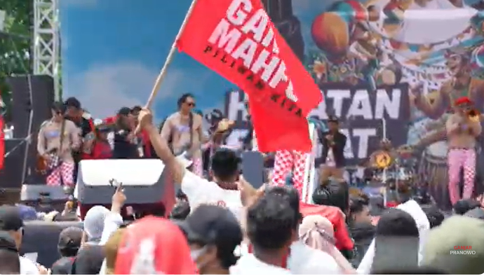 Potret Band Tipe-X dalam Kampanye Ganjar Pranowo di Balikpapan