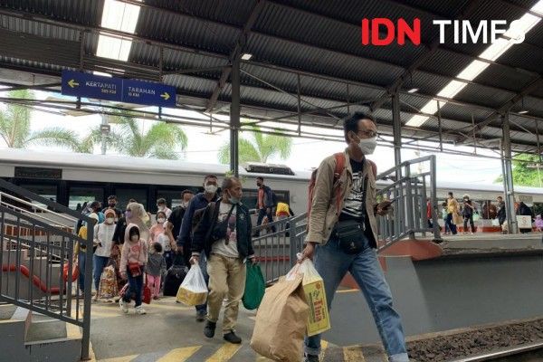 KAI Divre IV Tanjungkarang Tambah 7.488 Kursi Angleb 2024