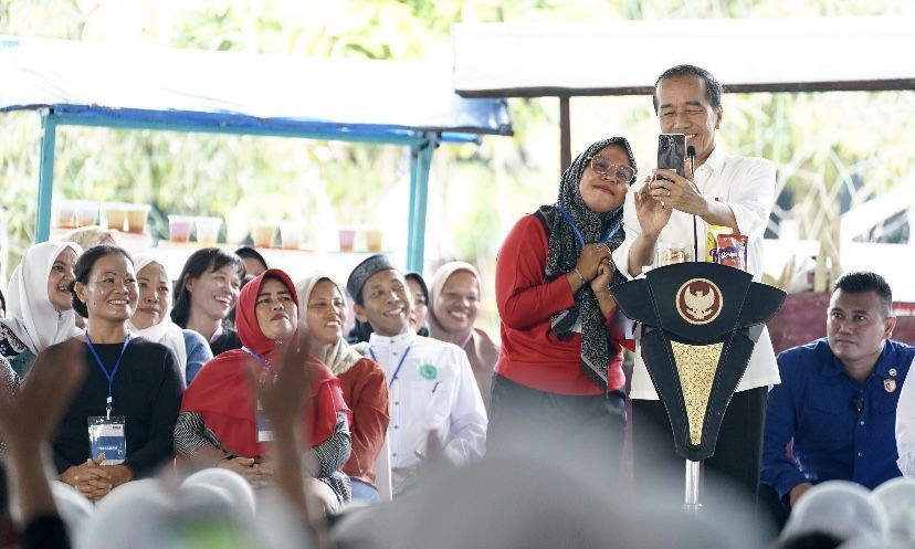 Jokowi Kenang Cerita Jadi Pengusaha saat Jumpa Nasabah PNM Mekaar