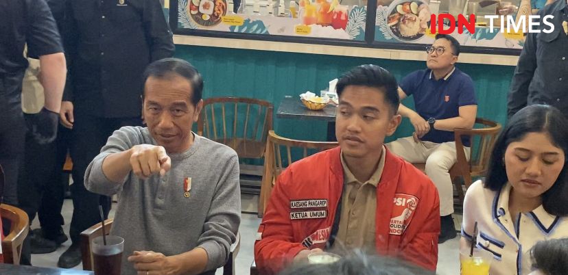 Muhaimin Sindir Jokowi Bareng Kader PSI Usai Janji Tak Kampanye 