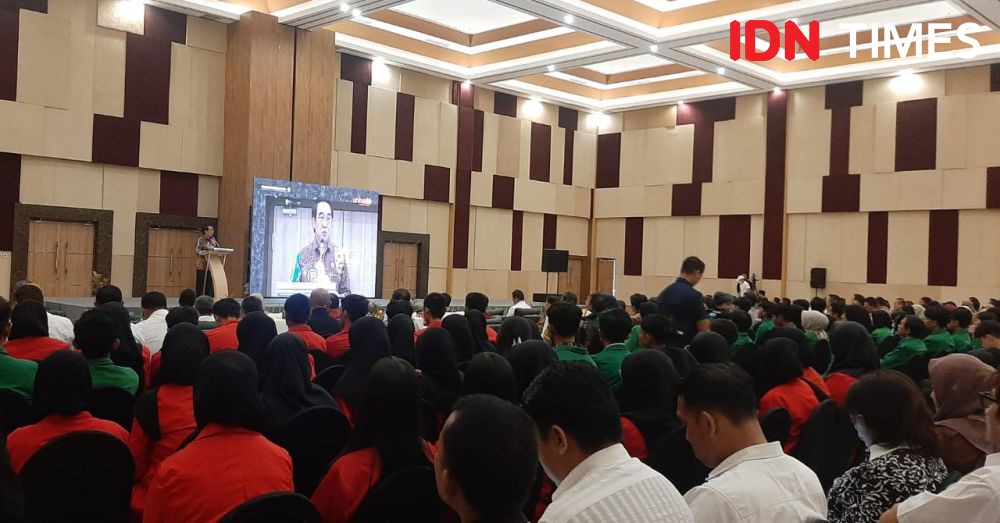 Wakapolri Serahkan 120 Beasiswa ke Mahasiswa Unhas-UIN Alauddin