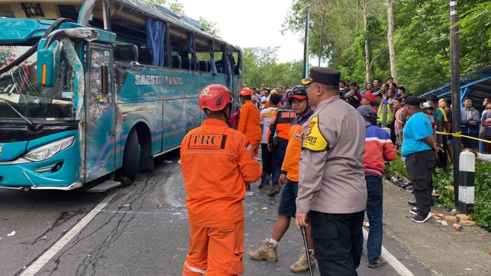 Kecelakaan Bus Pariwisata di Bukit Bego Bantul Diduga Akibat Rem Blong