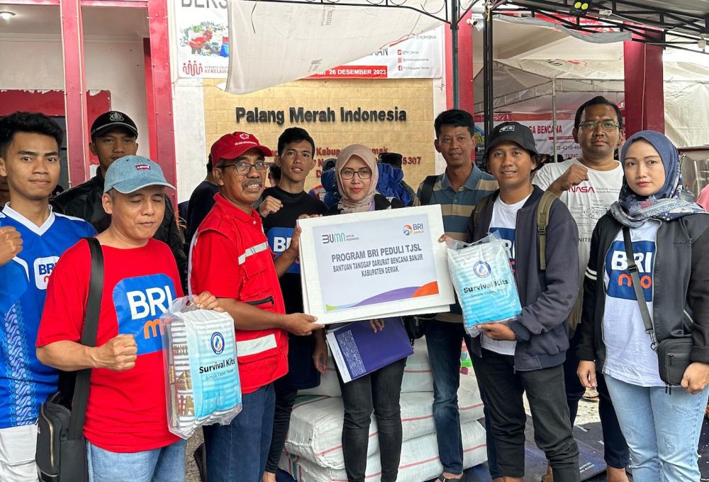 BRI Salurkan Bantuan Tanggap Darurat untuk Warga Terdampak Banjir Karanganyar Demak