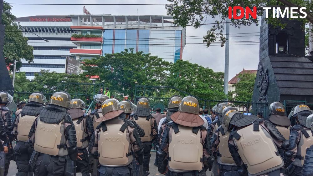 Unjuk Rasa BEM Kota Semarang, Mahasiswa: Jokowi Bangun Dinasti Politik