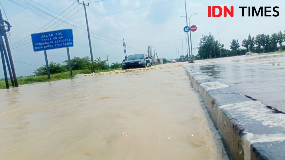 [FOTO] Suasana Banjir di Gerbang Tol Kertajati Tol Cipali Majalengka 