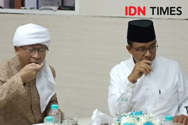 Hari Tenang Kampanye, Anies Makan Siang Bareng Aa Gym