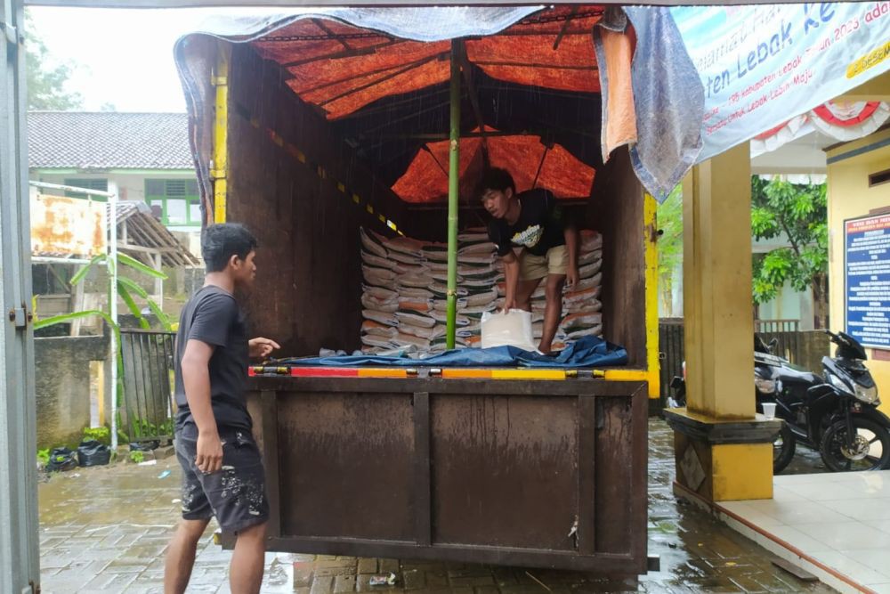 Misteri Bansos Beras yang Bikin Kades di Lebak Bingung