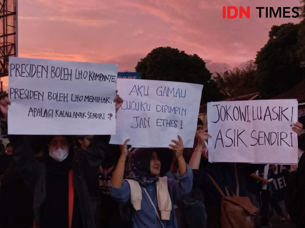 Ribuan Orang Gabung Aksi Gejayan Kembali Memanggil, Desak Jokowi Turun