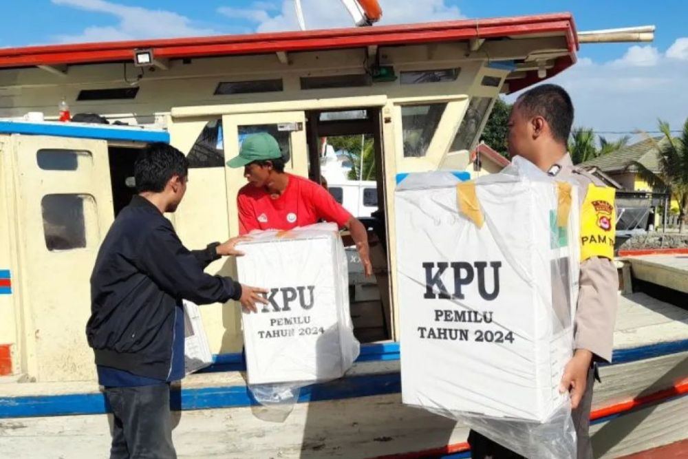 Potret Jibaku Distribusi Logistik Pemilu 2024 di Banten