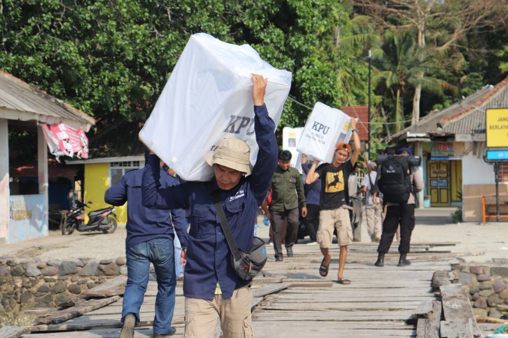 KPU Tarakan Mendistribusikan Logistik Pemilu ke Pulau Terluar