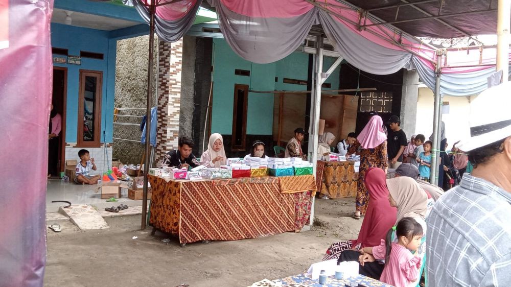 Pakai Seragam Biru Khas Prabowo-Gibran, Petugas KPPS di Serang Ditegur