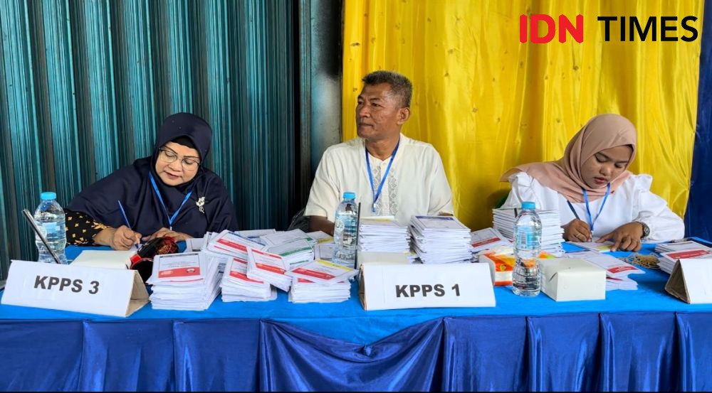 Petugas KPPS di TPS Samarinda Alami Kelelahan Fisik setelah Pemungutan