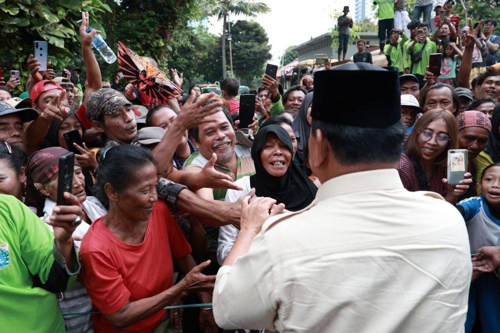 Prabowo Ziarah Ke Makam Sang Ayah