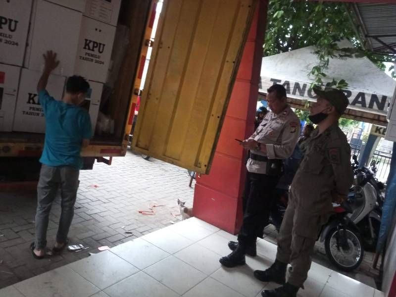 Jaga Keamanan Pemilu, Satpol PP Kota Tangerang Rutin Patroli Malam