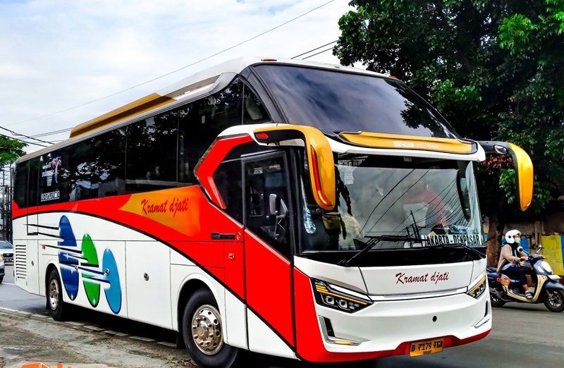 Jelajah Jawa Timur-Jawa Tengah: Menelusuri Kenyamanan Bus Eksekutif Surabaya-Jogja