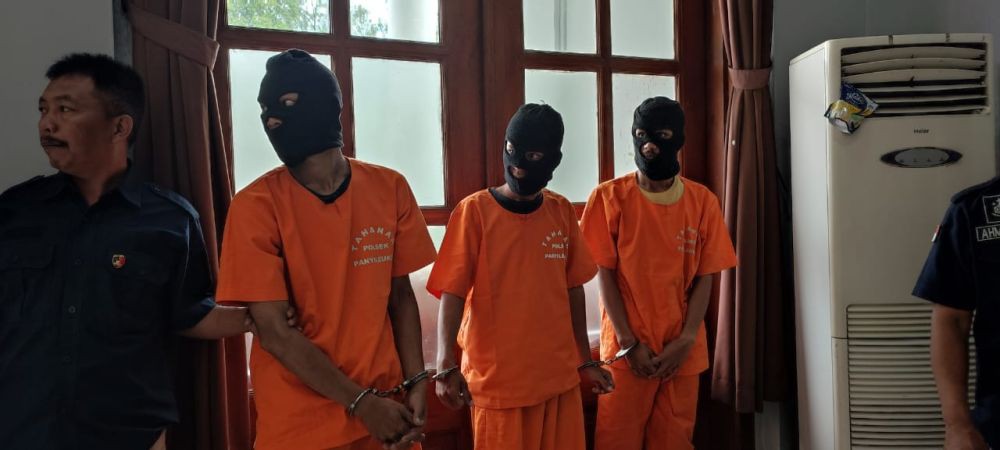 Sasar Mahasiswi Bandung, Polisi Ringkus Tiga Jambret Bersenjata Golok