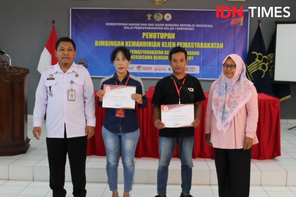 Potret Napi Binaan Bapas Semarang Tekun Latihan Bikin Kue