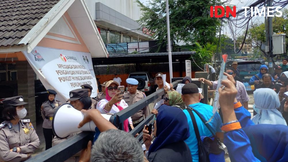 Demo Bawaslu Sumut, Pendukung AMIN Tolak Hasil Pemilu 2024