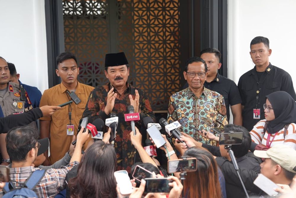 Sowan Ke Mahfud, Ini Yang Dibahas Menko Hadi Tjahjanto