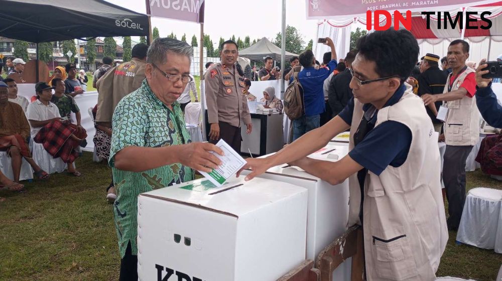 Rekapitulasi Suara Tingkat Kecamatan di Makassar Baru 50 Persen