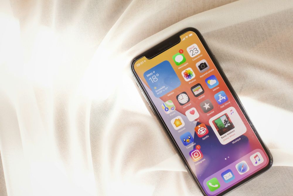 7 Tips Membuat iPhone Nyaman Digunakan Pengguna Lansia