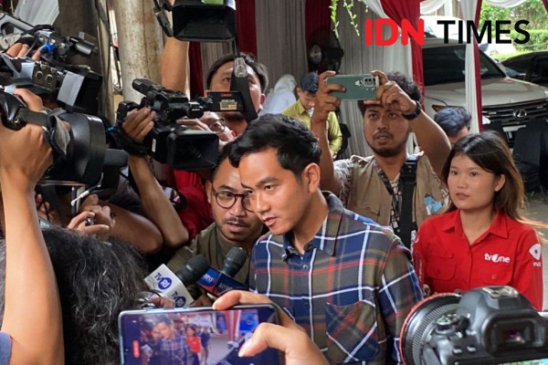 Gibran Rakabuming Tiba di Kertanegara, Bahas Makan Siang Susu Gratis?