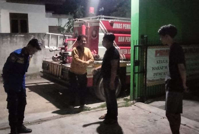 Pemuda Lampung Terjebak di Kos 2 Hari, Dievakuasi Petugas Damkar
