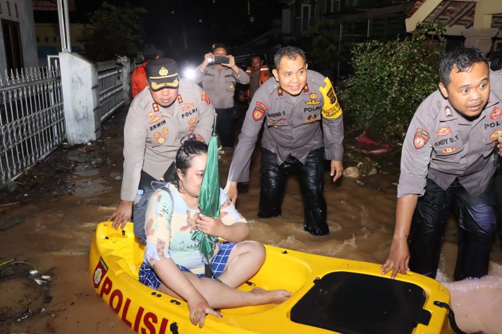 Hujan Lebat, BMKG Imbau Warga Lampung Waspada Banjir dan Longsor