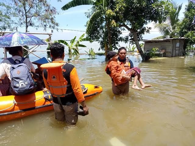 SMAN 5 Purwokerto Kirim Bantuan Untuk Korban Banjir Demak 