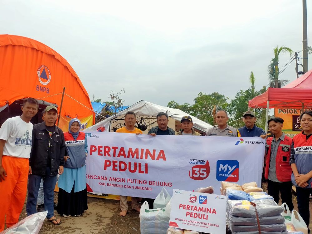 Bantuan Berdatangan bagi Warga Terdampak Puting Beliung di Bandung