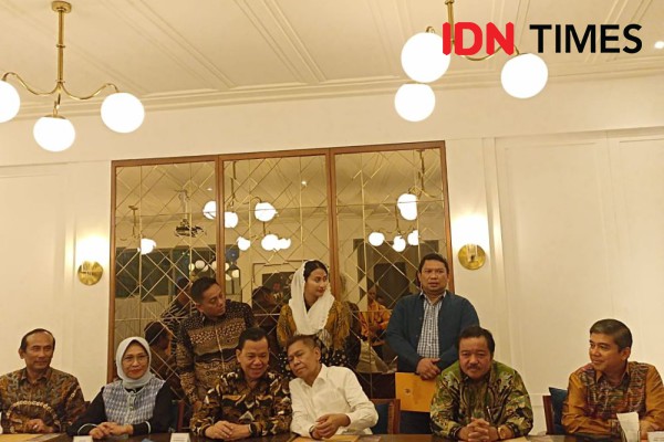 Doakan Jokowi Serius Gabung Golkar, Ketum MKGR: Jabatan Banyak