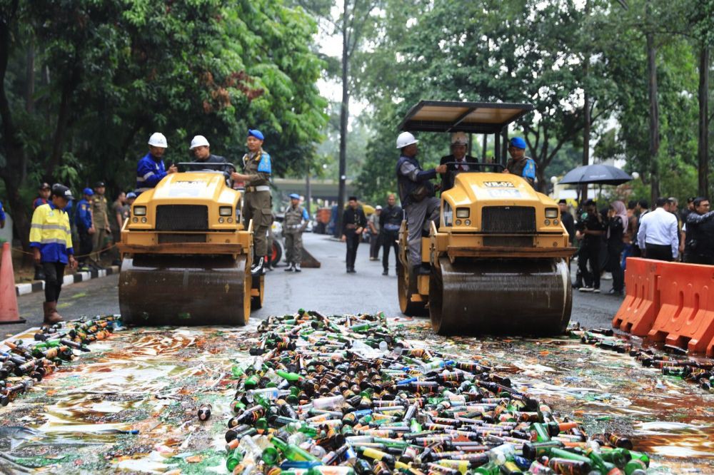 2.588 Botol Miras Dimusnahkan Pemkot Tangerang