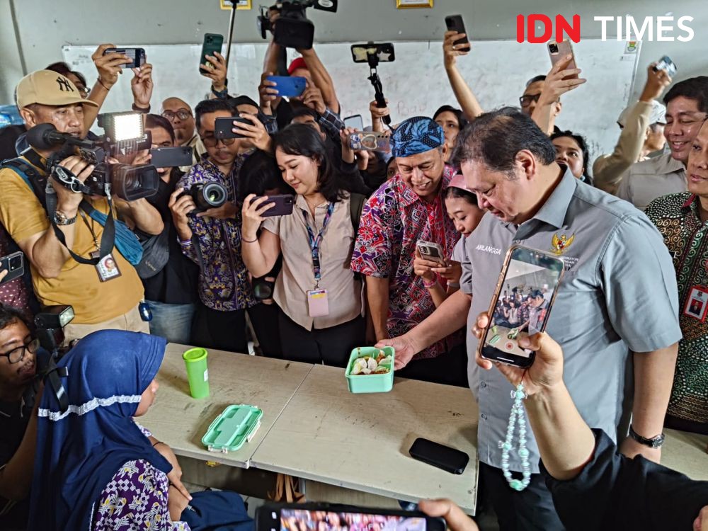 Makan Siang Gratis Rp15 Ribu, Ibu Kantin di Tangerang Putar Otak