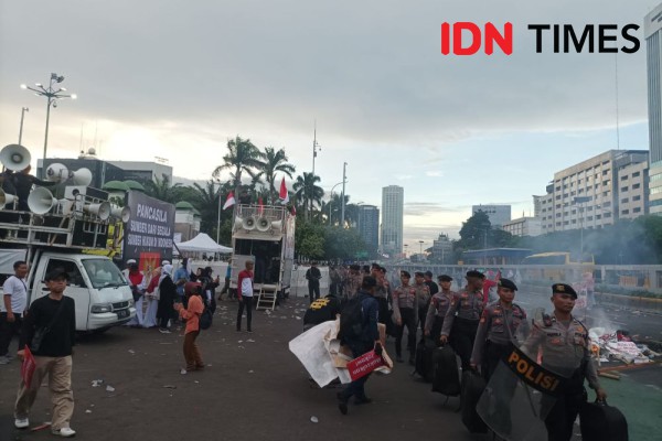 Massa Demo Depan DPR Bubar, Jalan ke Senayan Mulai Dibuka