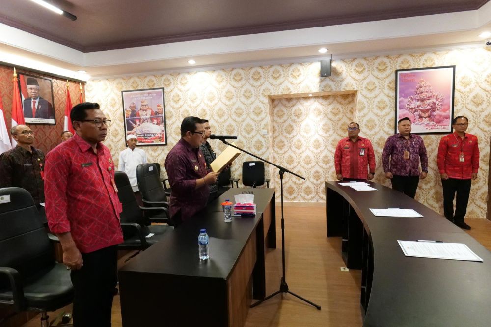 Rombak Total Jabatan Camat di Jember: 29 Orang Dimutasi, Hanya Dua yang Bertahan – Inilah Daftar Lengkapnya Rombak Total Jabatan Camat di Jember: 29 Orang Dimutasi, Hanya Dua yang Bertahan – Inilah Daftar Lengkapnya