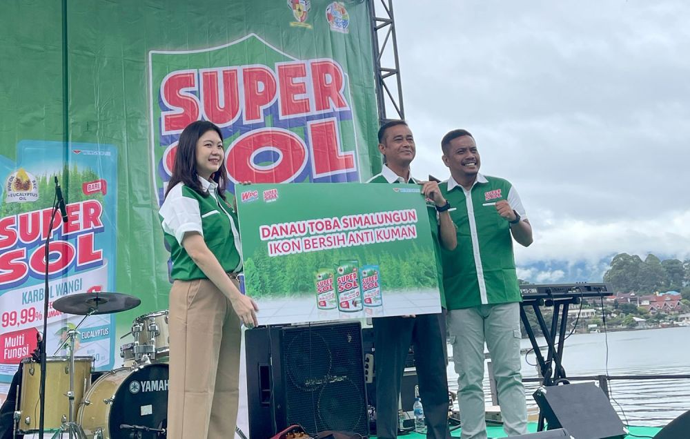 Supersol Ajak Masyarakat Gotong Royong Membersihkan Danau Toba