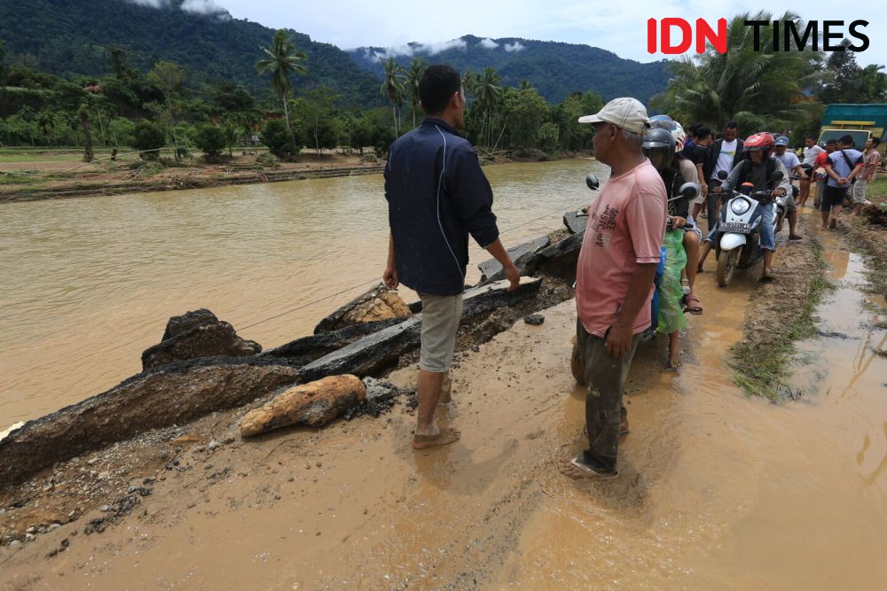 Korban Meninggal Banjir Pesisir Selatan Sumsel Bertambah Jadi 16 Orang