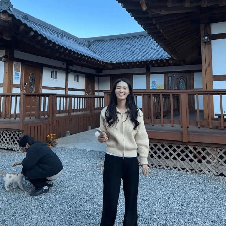 9 OOTD Lee Ju Yeon, Cewek Tomboy KDrama Pyramid Game